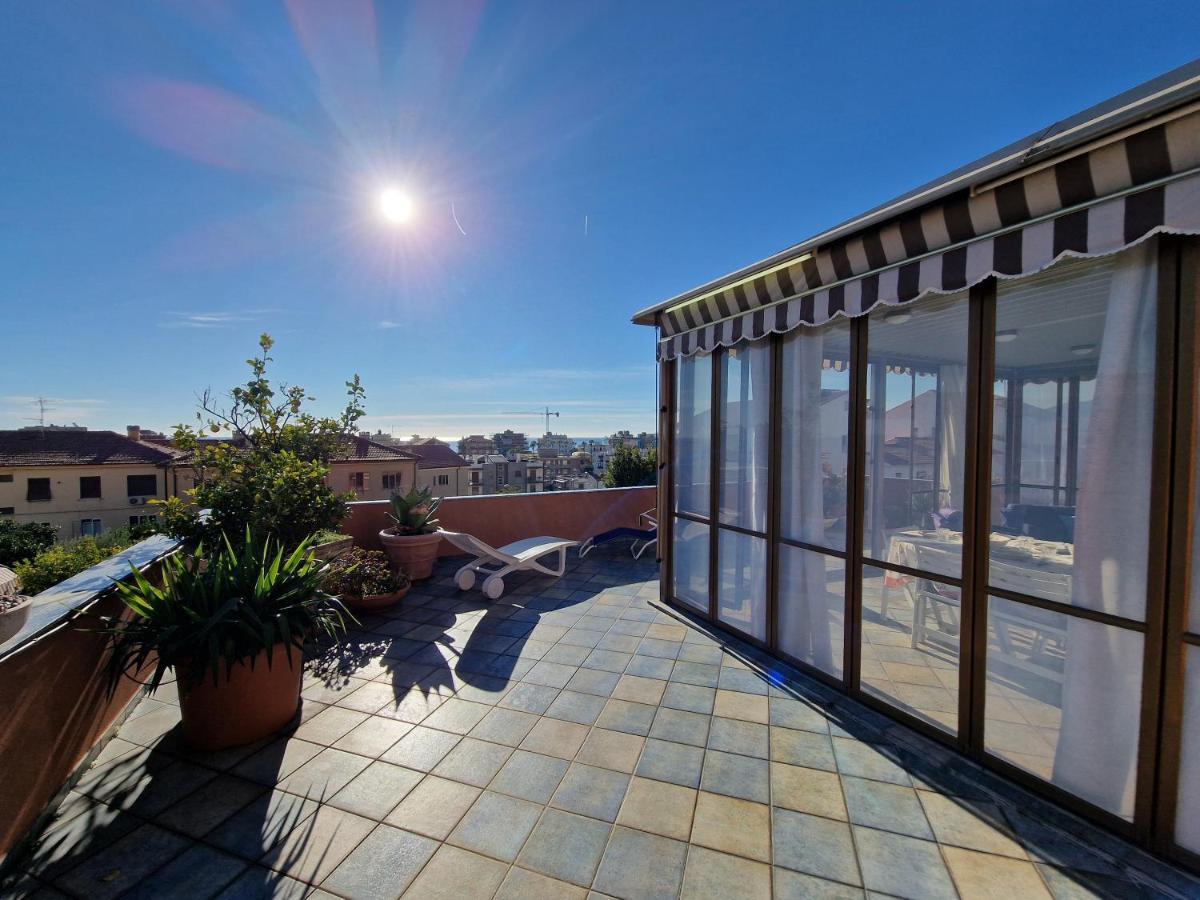 Appartement Via Alberti Terrazza Vista Aperta- Free Parking à Pietra Ligure Extérieur photo